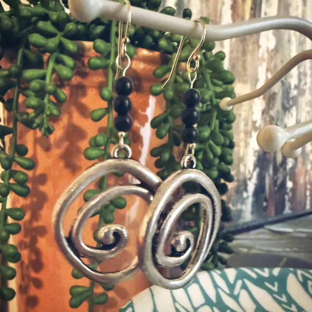 SILVER SWIRL EARRINGS